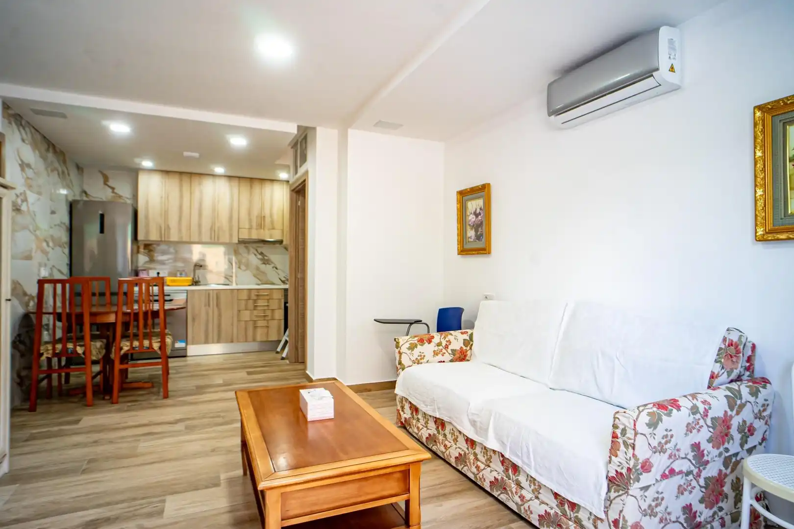 Living room of Houses for sale in L'Alfàs del Pi  with Air Conditioner, Heating and Private garden