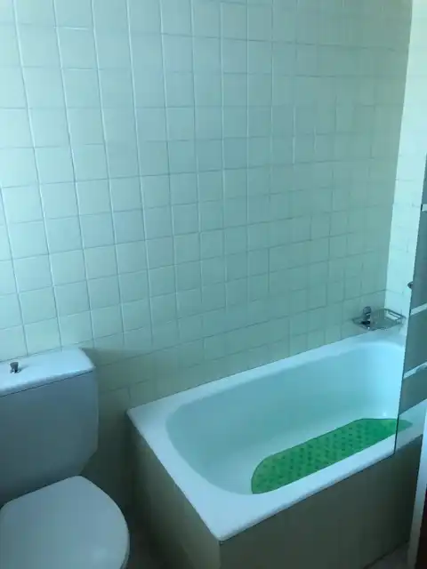 Badezimmer von Wohnung zur Miete in Lugo mit Heizung, Möbliert und Ofen