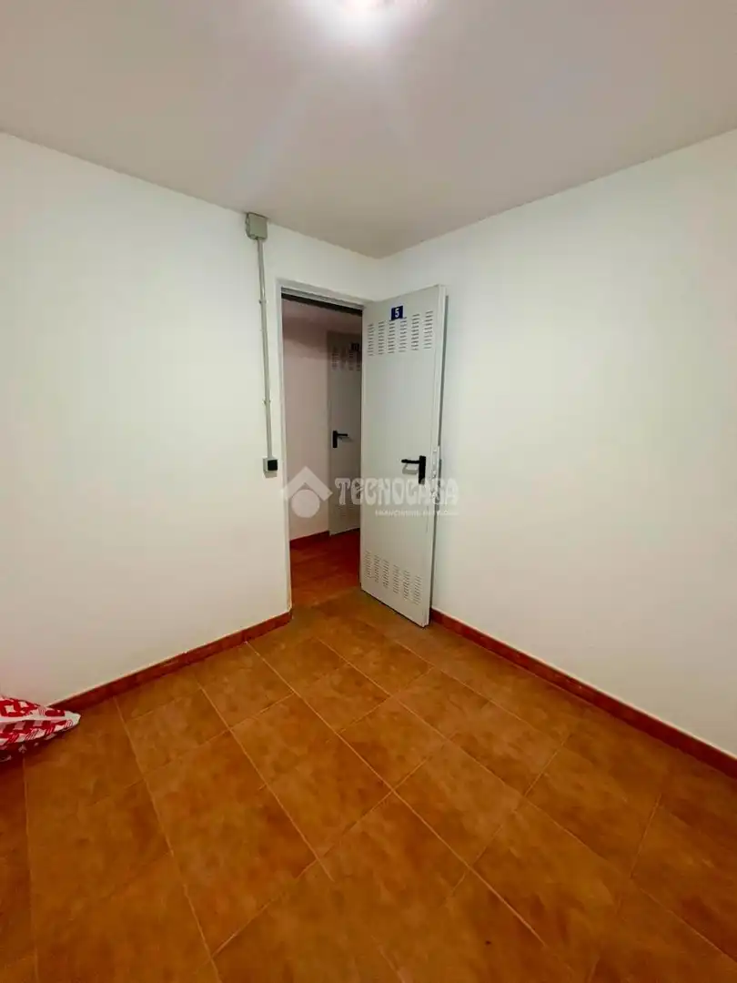 Piso en venta en Madrid con Calefacción, Terraza y Balcón