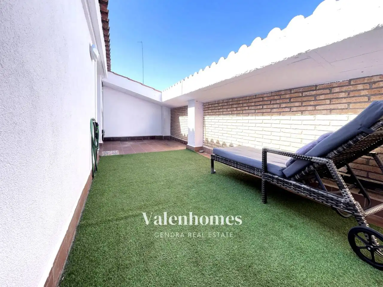 Außenansicht von Maisonette zum Verkauf in Rubí mit Klimaanlage, Heizung und Terrasse