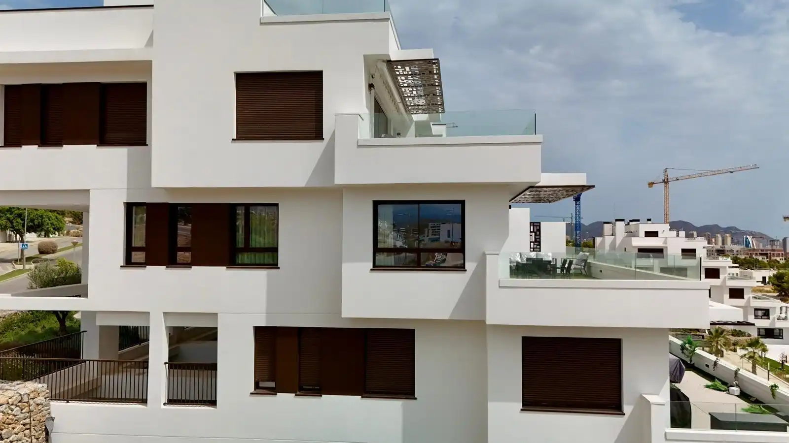 Vista exterior de Apartament de lloguer en Finestrat amb Aire condicionat, Jardí privat i Terrassa
