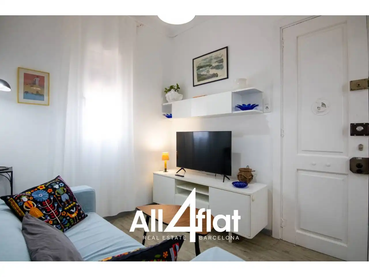 Living room of Flat for rent in Barcelona  with Furnished and Balcony