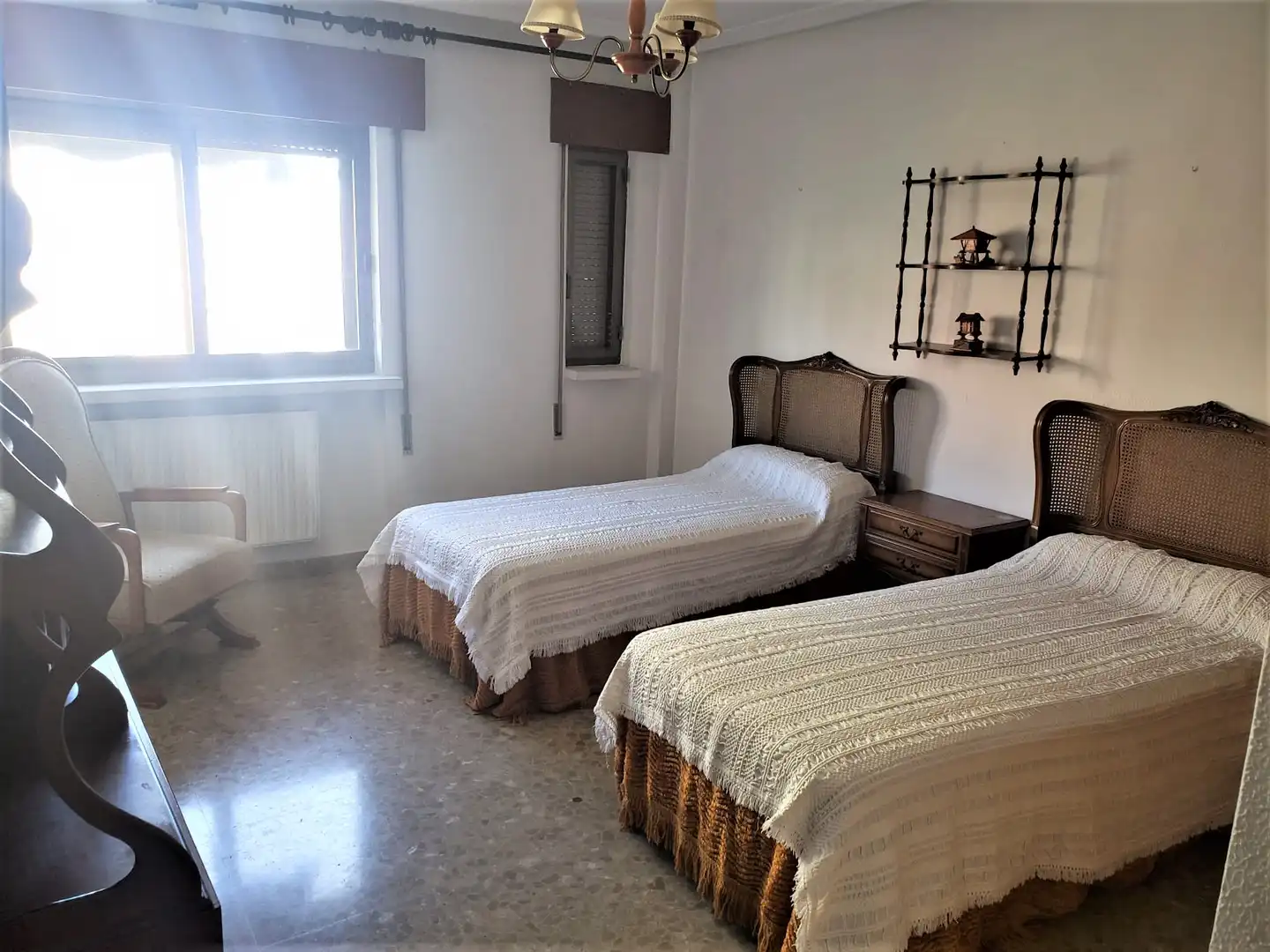 Habitación de Piso de alquiler en Cáceres con Calefacción, Terraza y Amueblado