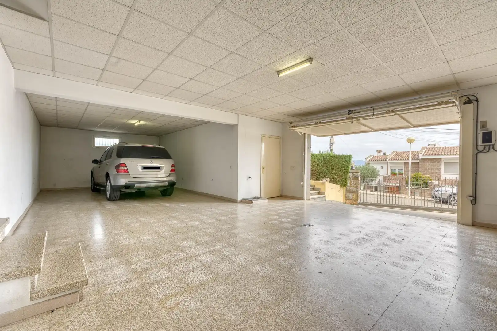 Parking de Casa o chalet en venta en Figueres con Aire acondicionado, Jardín privado y Terraza