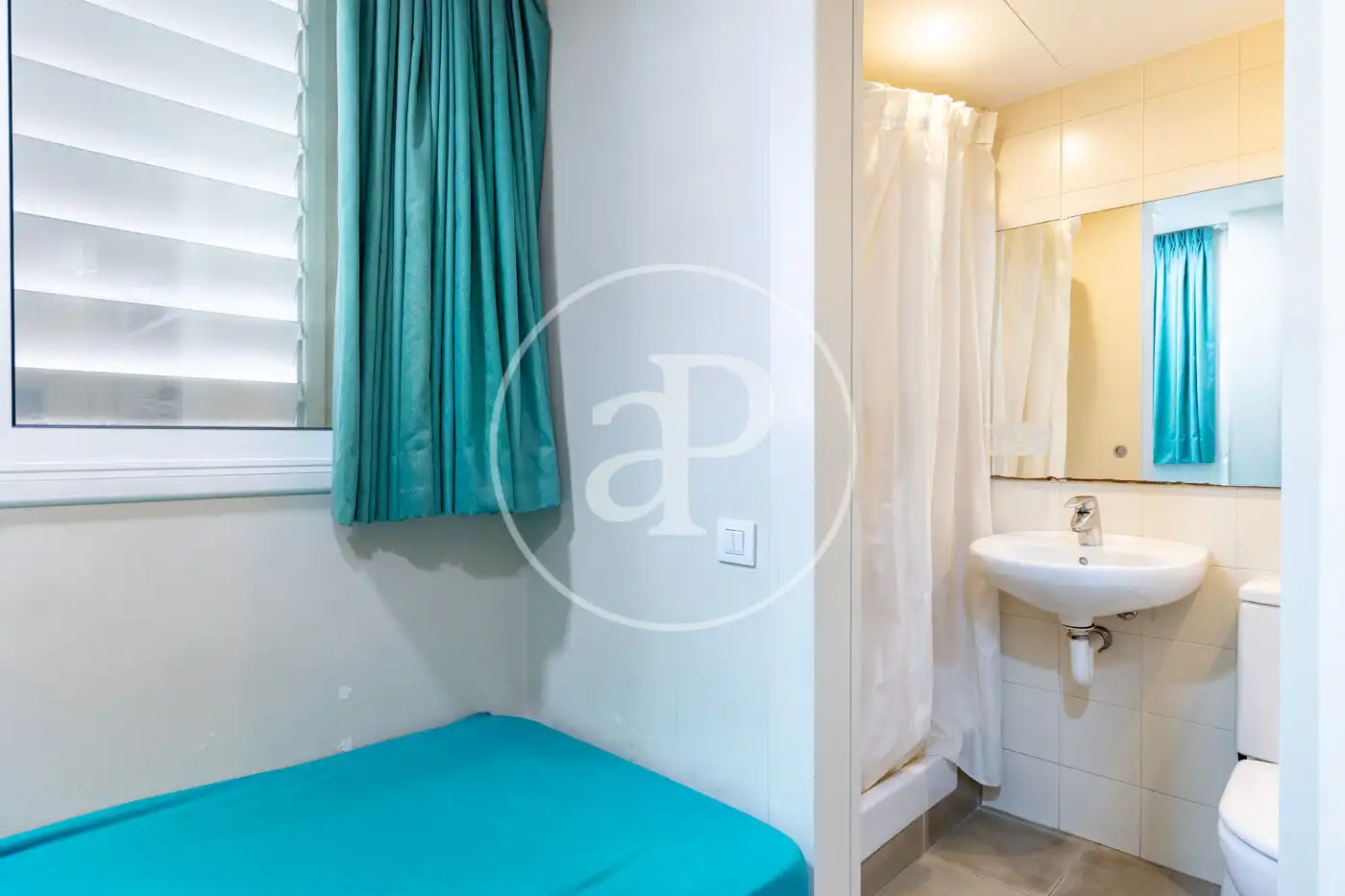 Habitación de Piso en venta en Barcelona con Aire acondicionado y Calefacción