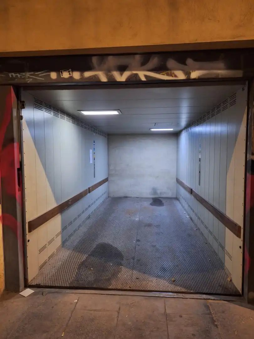 Individuel avec ascenseur à louer à Carrer de Roger de Flor 7, imagen 6