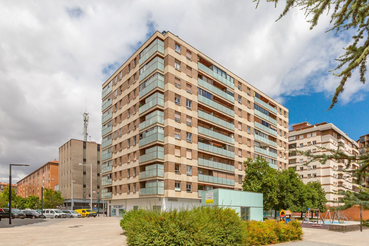 Vista exterior de Piso en venta en  Pamplona / Iruña con Calefacción, Parquet y Balcón