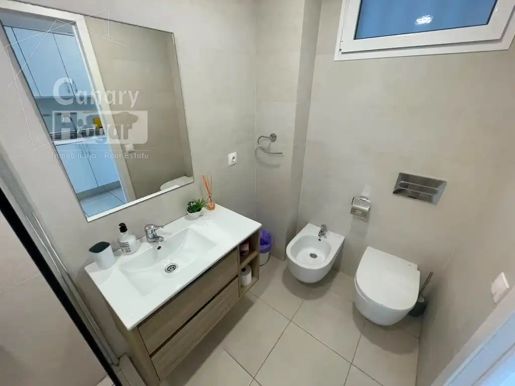 Bathroom of Study for sale in Arona  with Air Conditioner, Balcony and Internet