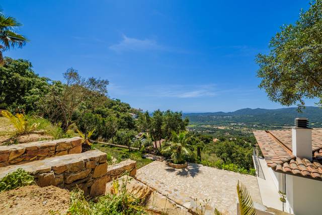 Casa-chalet en Venta en Carrer de L'Hortensia en Santa Cristina Poble