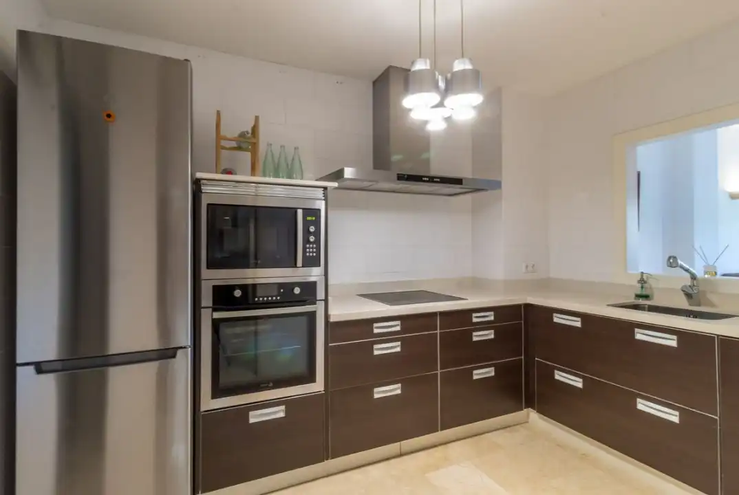 Mini appartamento con piscina in affitto a Avenida Sierra Morena 34, imagen 7