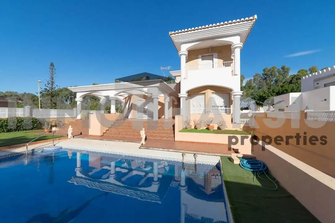 Villa mit Terrasse zum Verkauf in AVIACION (U) 1, imagen 3