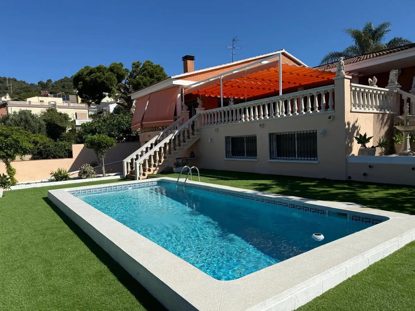 Schwimmbecken von Haus oder Chalet zur Miete in Viladecans mit Klimaanlage, Heizung und Privatgarten