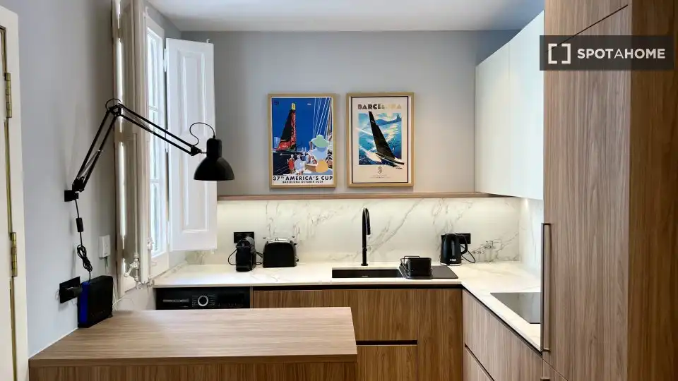 Flat with terrace to rent in Eixample, imagen 3