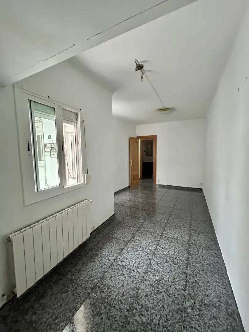 Sala de estar de Piso en venta en Santa Coloma de Gramenet con Aire acondicionado, Calefacción y Internet