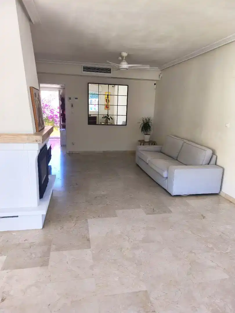 Sala d'estar de Casa o xalet en venda en L'Alfàs del Pi amb Aire condicionat, Terrassa i Piscina