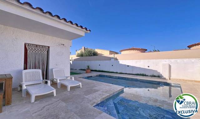 Casa-chalet en Venta en Carrer Alberes en Alberes