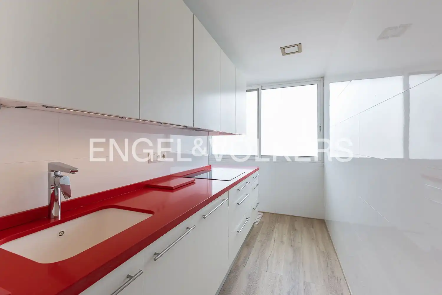 Piso con terraza en alquiler en Avinguda Neptuno, imagen 9
