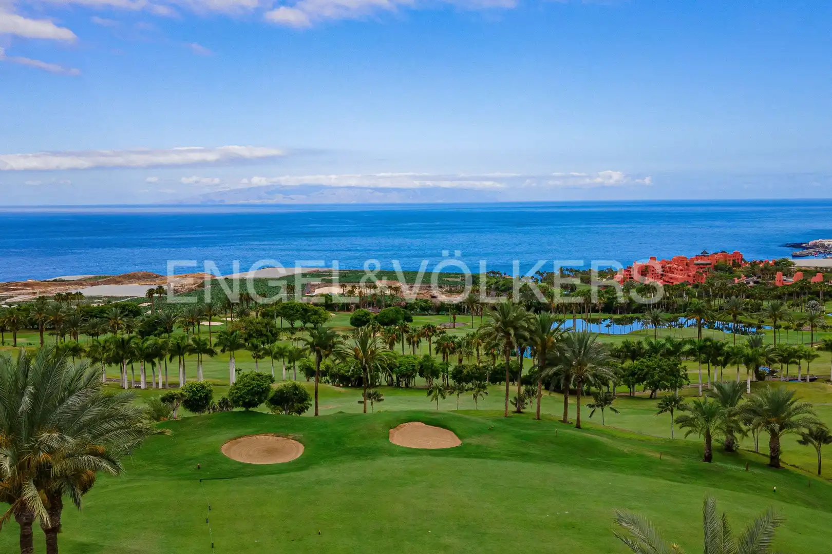 Vista exterior de Piso en venta en Guía de Isora con Aire acondicionado, Terraza y Piscina