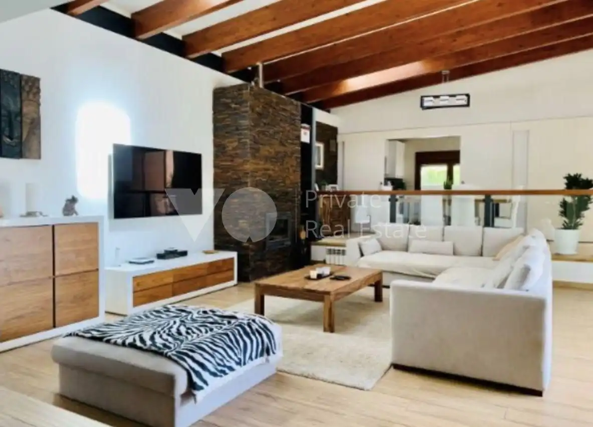 Sala de estar de Casa o chalet en venta en Villanueva del Pardillo con Aire acondicionado, Calefacción y Jardín privado