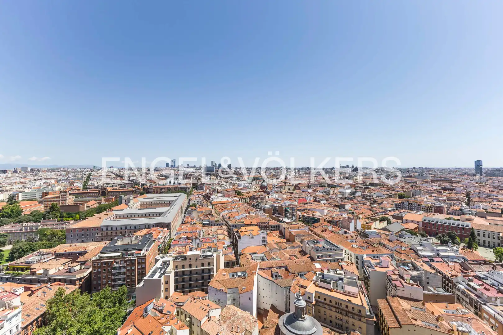 Außenansicht von Wohnung zur Miete in Madrid mit Heizung