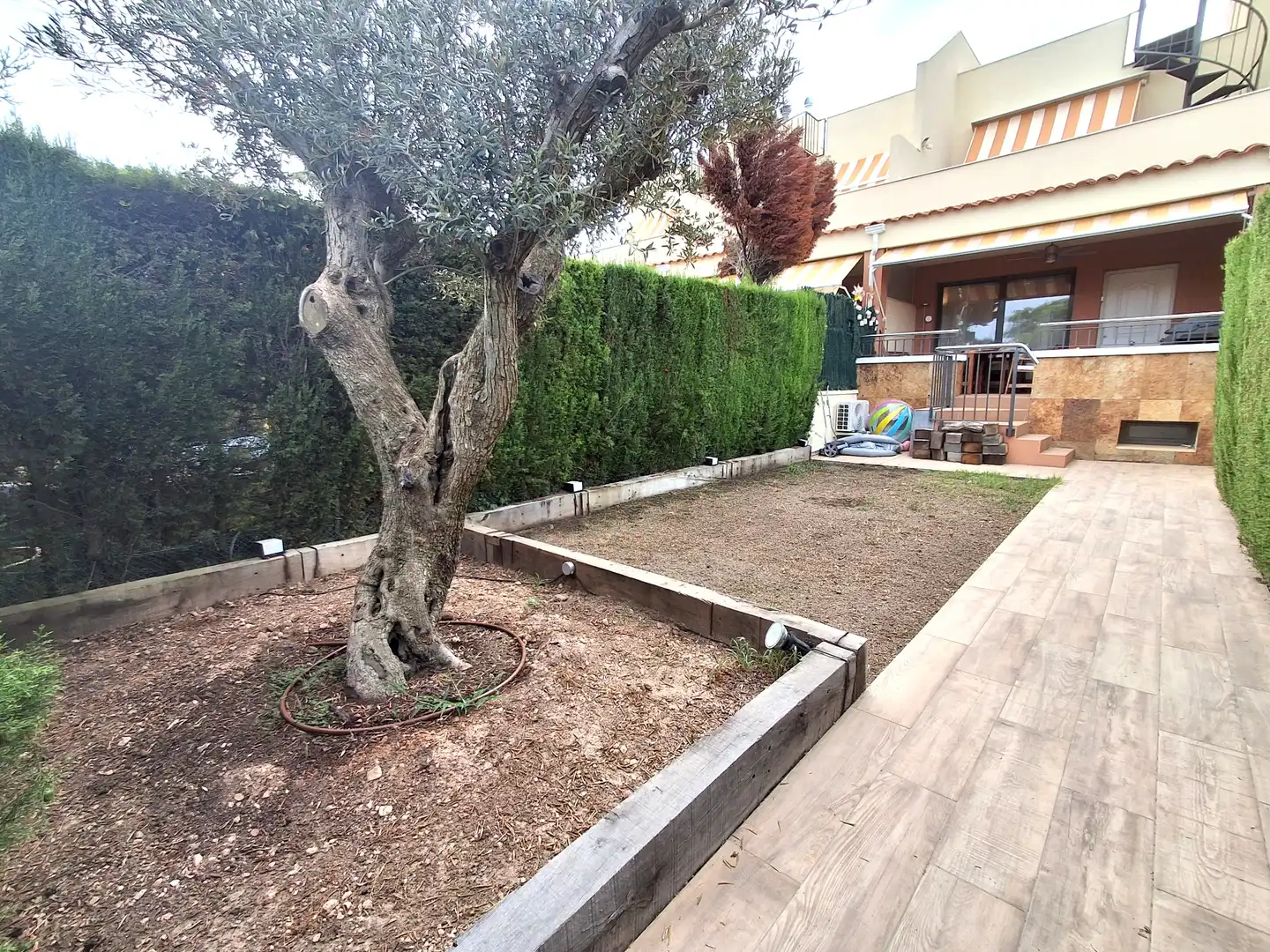 Jardí de Casa adosada en venda en Mont-roig del Camp amb Aire condicionat, Jardí privat i Terrassa