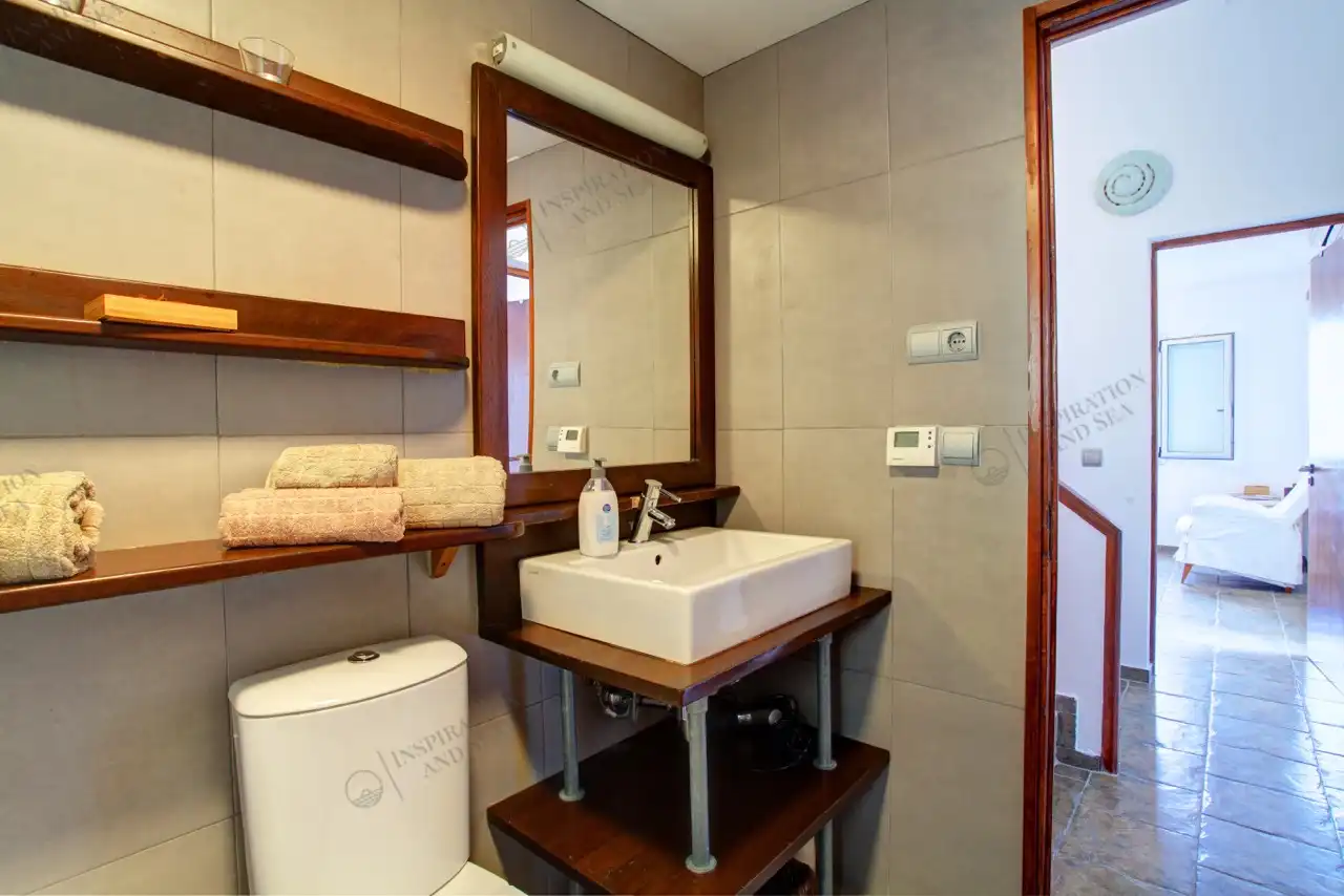 Bany de Casa o xalet de lloguer en Santa Eulària des Riu amb Aire condicionat, Jardí privat i Terrassa