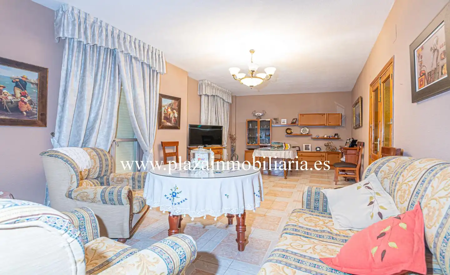 Sala d'estar de Casa o xalet en venda en Lucena amb Aire condicionat, Terrassa i Traster