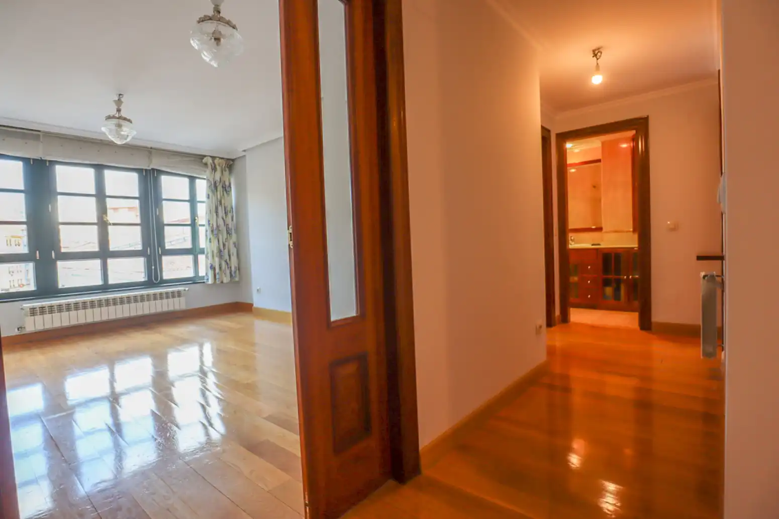 Wohnung zur Miete in Oviedo  mit Heizung und Parkett