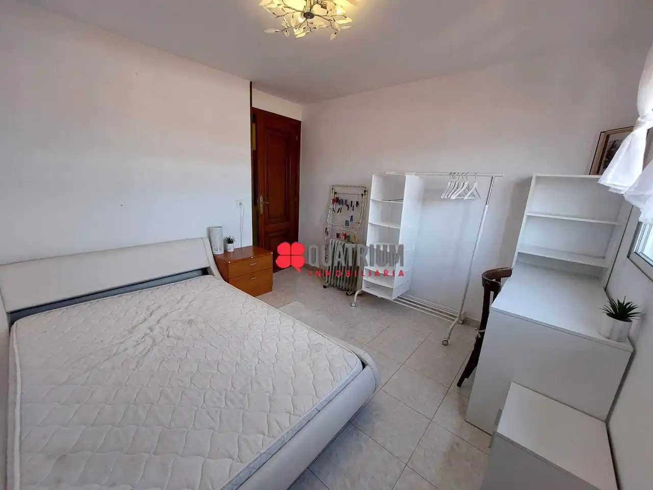 Dormitori de Dúplex de lloguer en Santiago de Compostela  amb Calefacció, Terrassa i Moblat