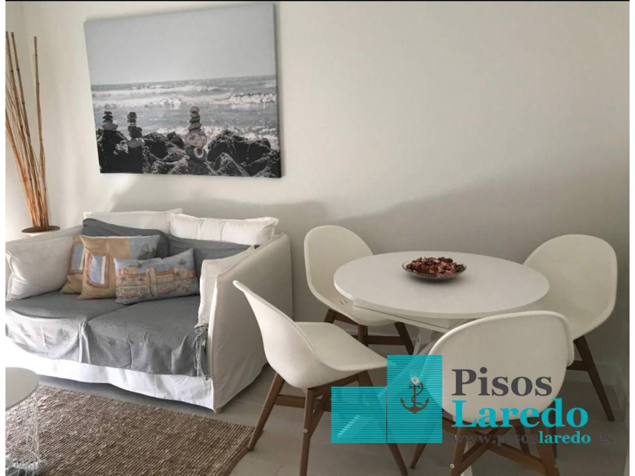 Living room of Flat to rent in Laredo  with Terrace and Furnished