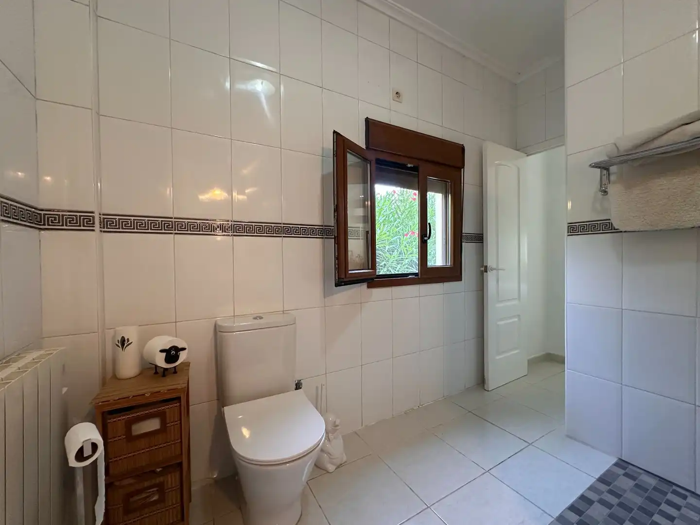 Bathroom of Houses for sale in Ontinyent  with Air Conditioner, Heating and Storage room