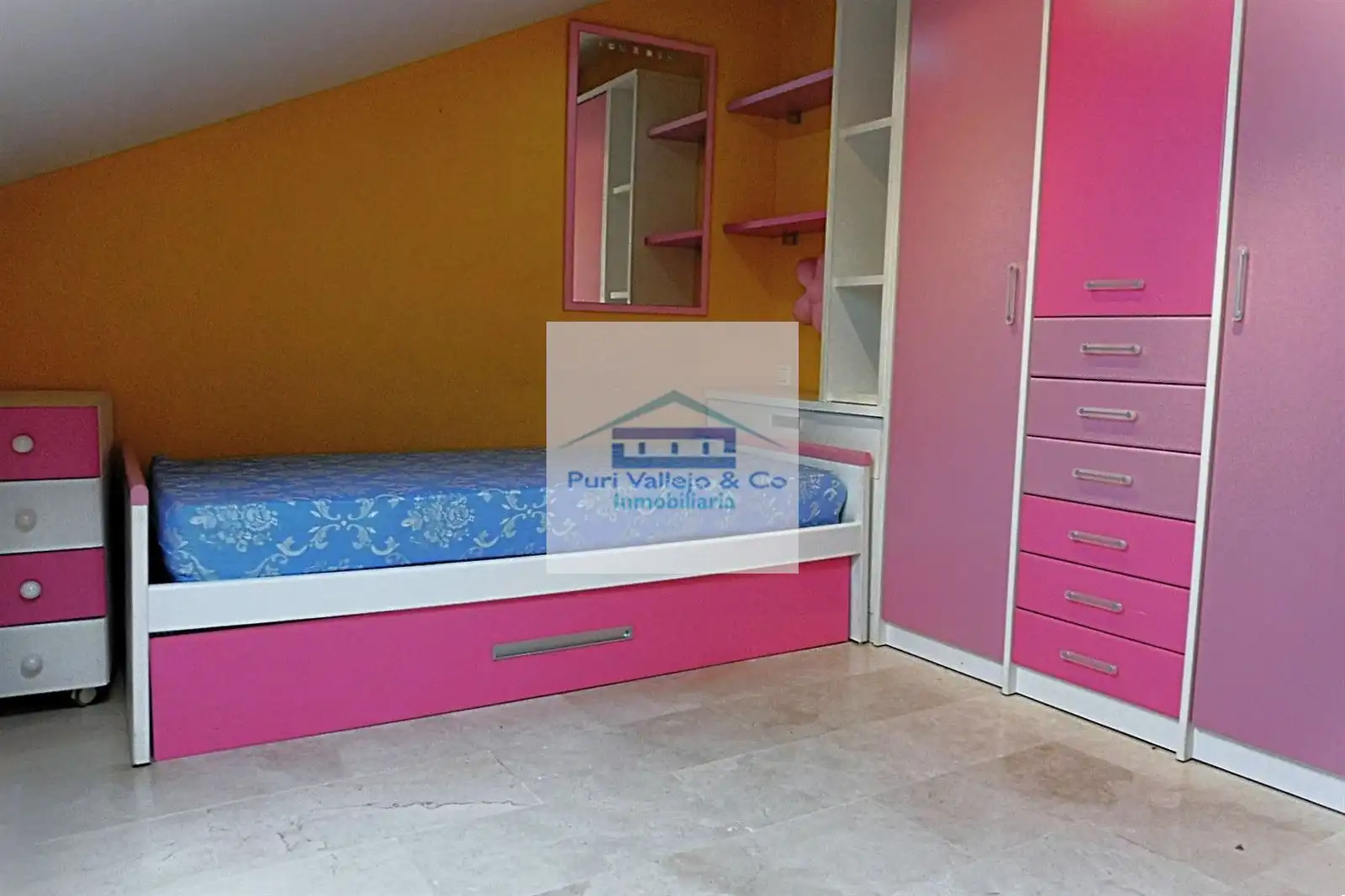 Habitación de Casa adosada en venta en Córdoba con Aire acondicionado, Calefacción y Terraza