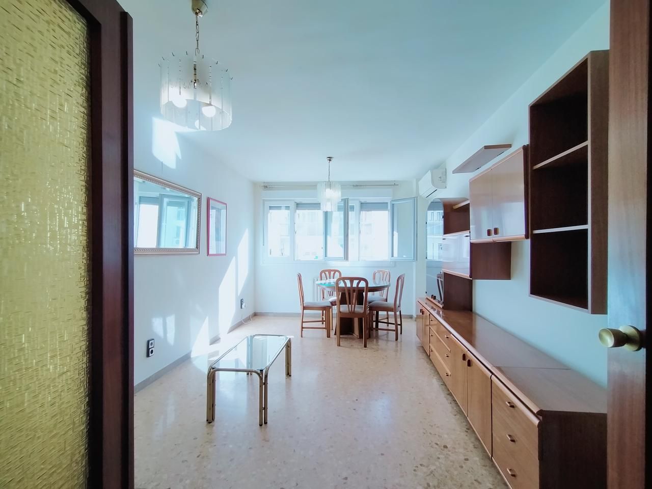 Sala d'estar de Pis de lloguer en  Zaragoza Capital amb Calefacció