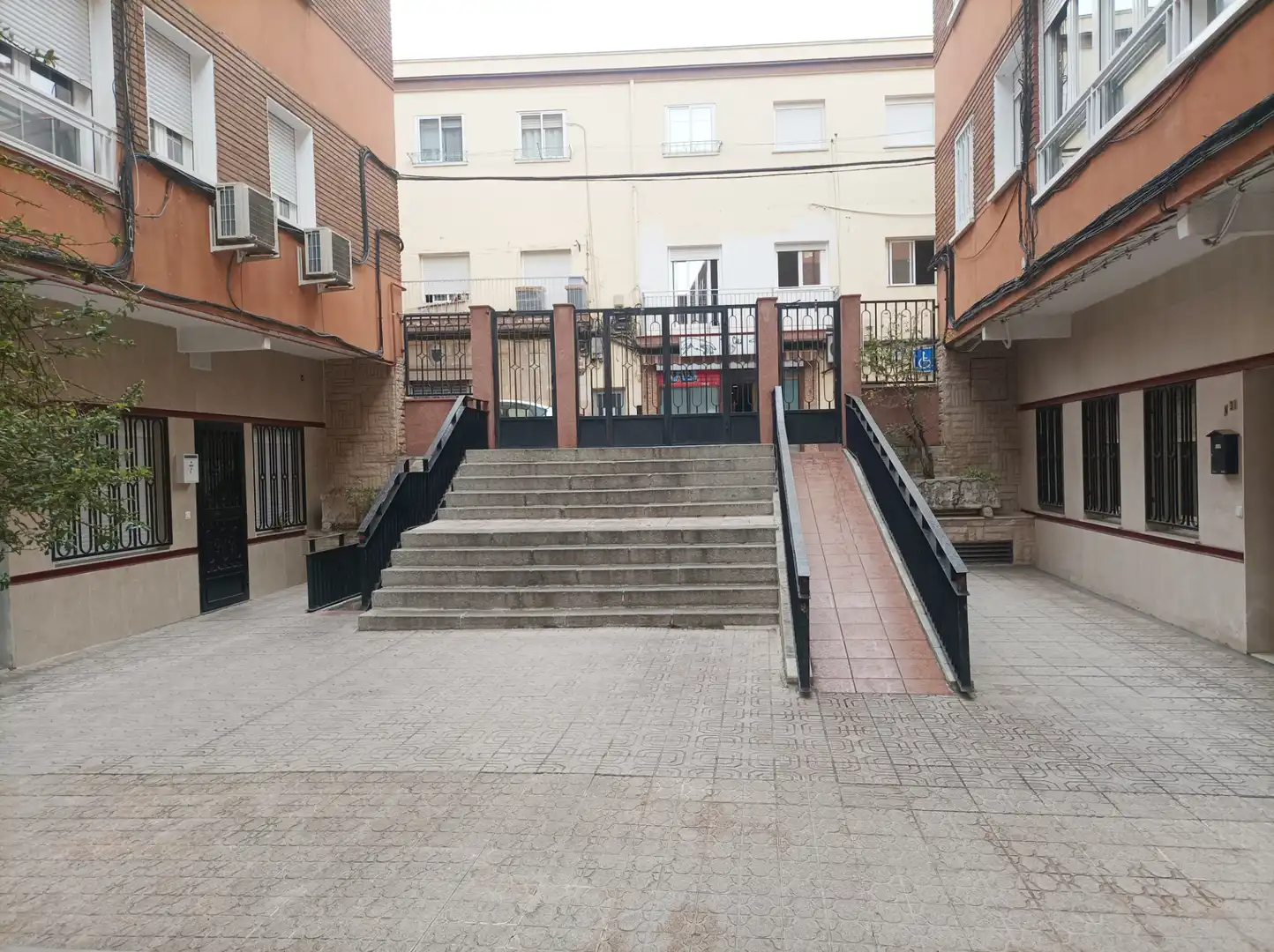Vista exterior de Apartament en venda en Getafe amb Aire condicionat, Calefacció i Moblat