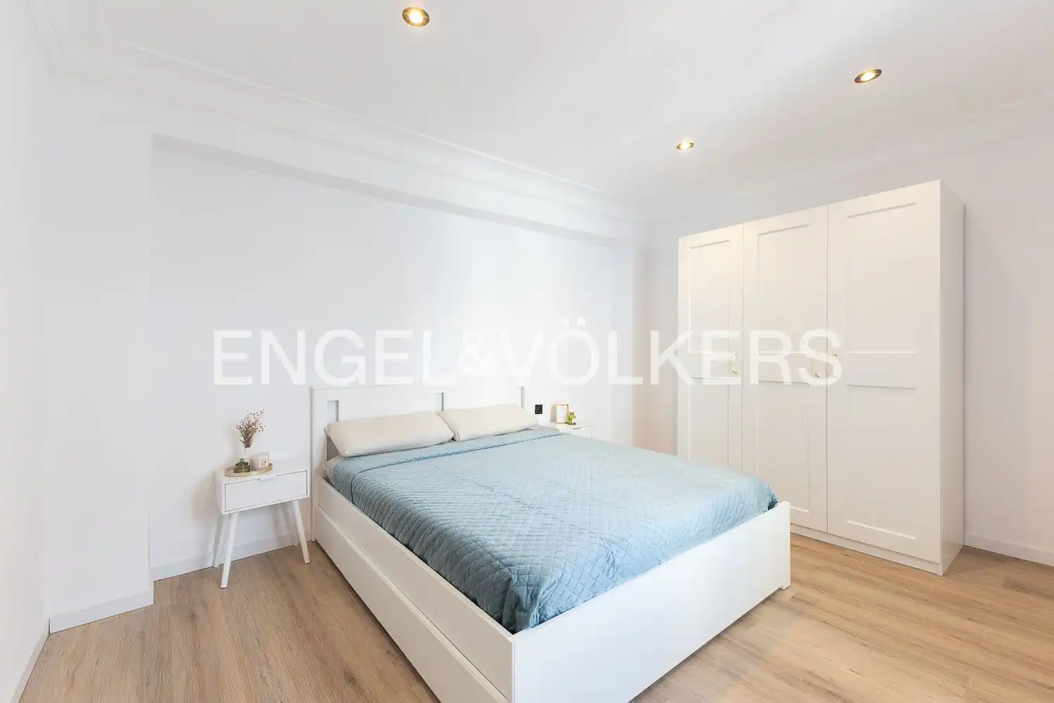 Schlafzimmer von Wohnung zur Miete in Valencia mit Klimaanlage, Heizung und Möbliert