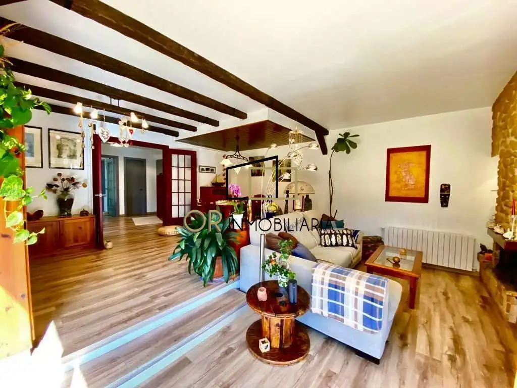 Casa con terraza en venta en Pacs del Penedès