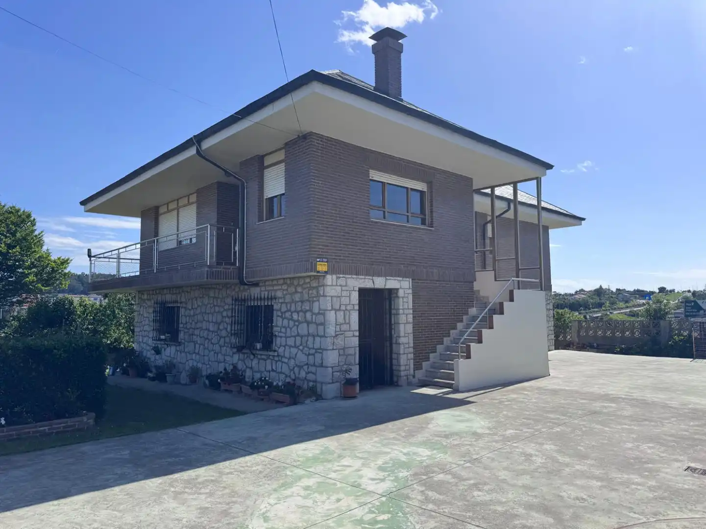 Vista exterior de Casa o chalet en venta en Santander con Calefacción, Jardín privado y Parquet