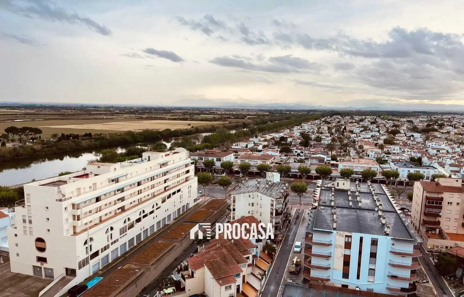 Flat with lift for sale in DELTA MUGA