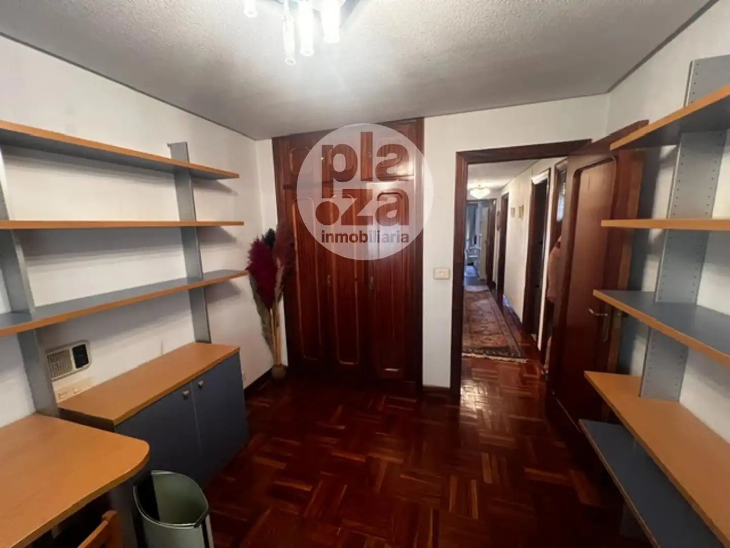 Wohnung zur Miete in Burgos mit Heizung, Terrasse und Abstellraum