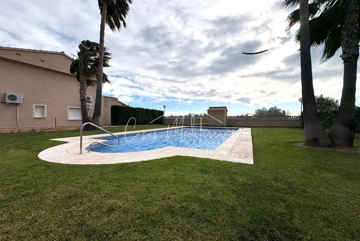 Piscina de Casa adosada en venta en Mont-roig del Camp con Aire acondicionado, Calefacción y Terraza