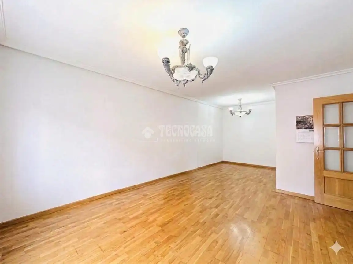 Schlafzimmer von Wohnung zum Verkauf in Cuenca mit Privatgarten, Terrasse und Balkon