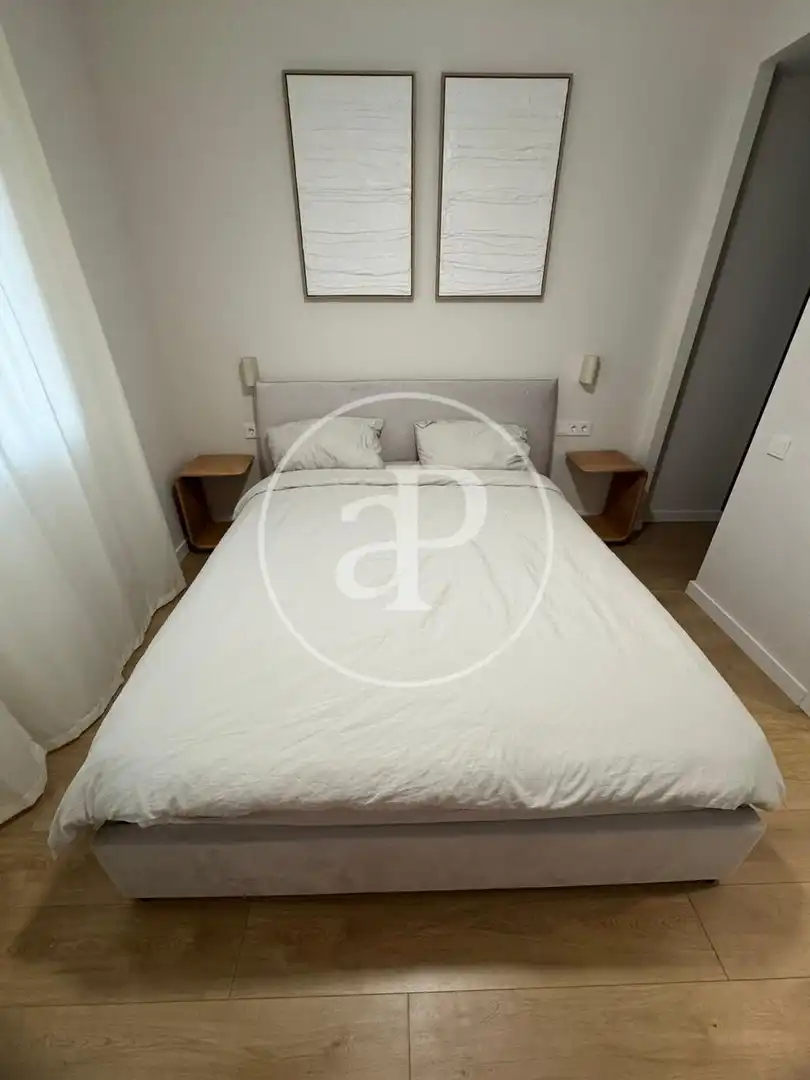 Bedroom of Flat for rent in Valencia  with Air Conditioner, Heating and Furnished