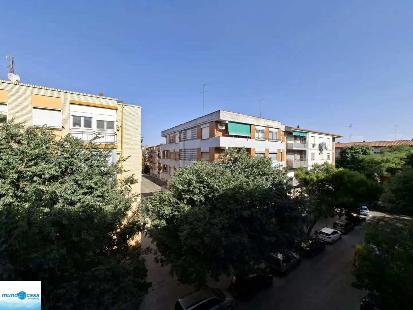 Vista exterior de Piso en venta en Zaragoza con Balcón