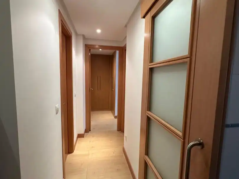 Flat for rent in Madrid  with Air Conditioner, Heating and Furnished