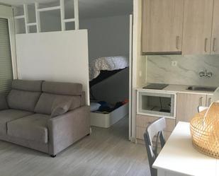 Sala d'estar de Casa o xalet de lloguer en Torremolinos amb Aire condicionat, Terrassa i Piscina