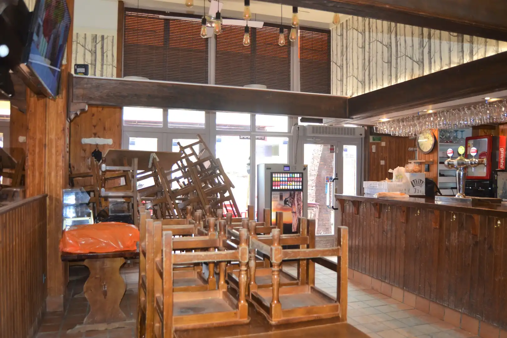 Commercial properties for sale in Aisa