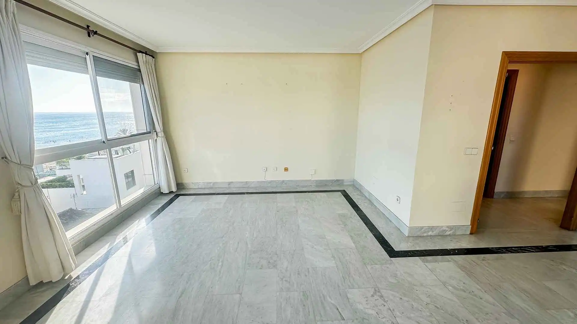 Bedroom of Apartments for rent in Marbella Centro
