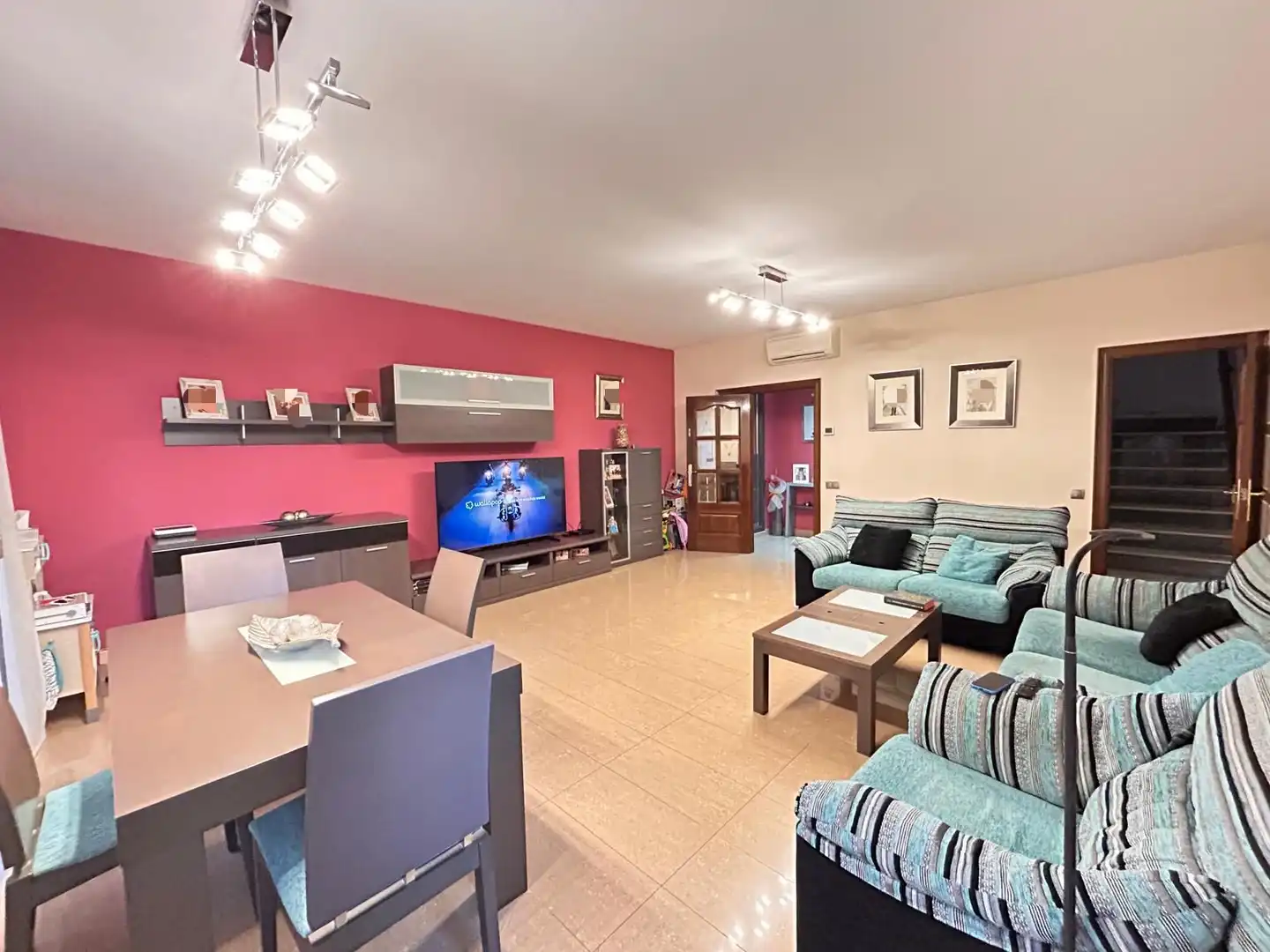 Living room of Houses for sale in Sant Boi de Llobregat  with Air Conditioner, Heating and Terrace