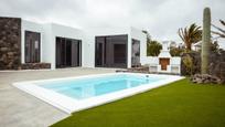 Swimming pool of House or chalet for sale in San Bartolomé