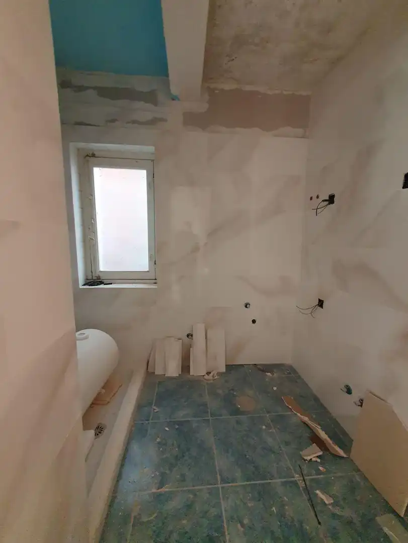 Badezimmer von Wohnung zum Verkauf in Salas mit Heizung, Terrasse und Balkon
